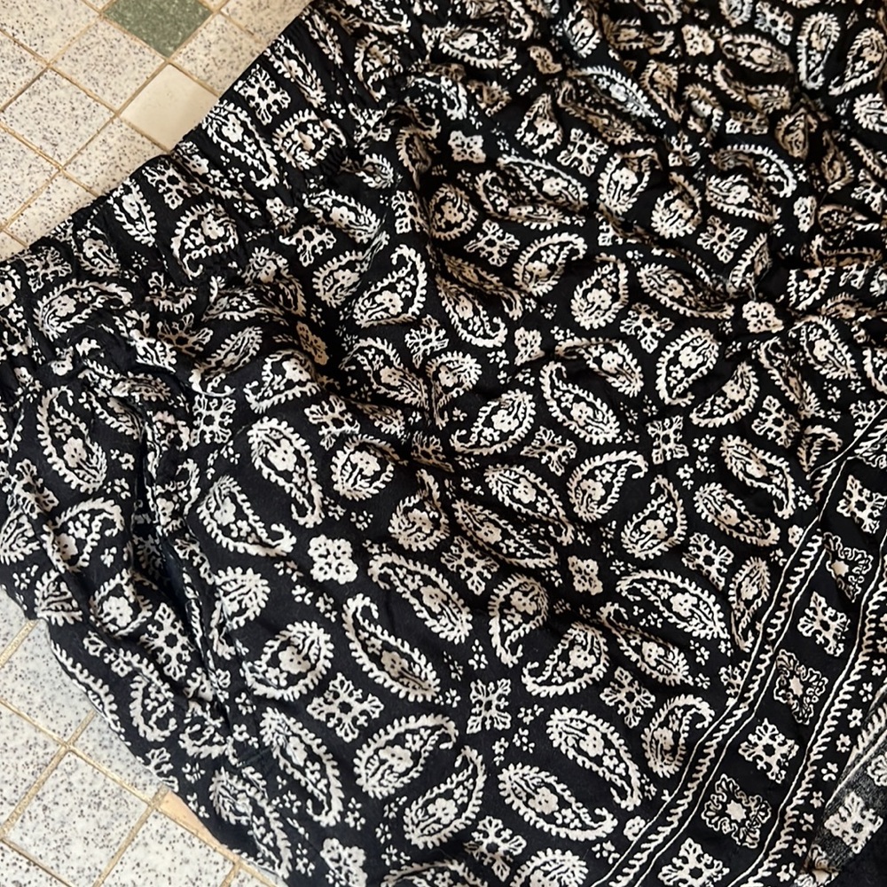 Beach shorts - Picture 3 of 3